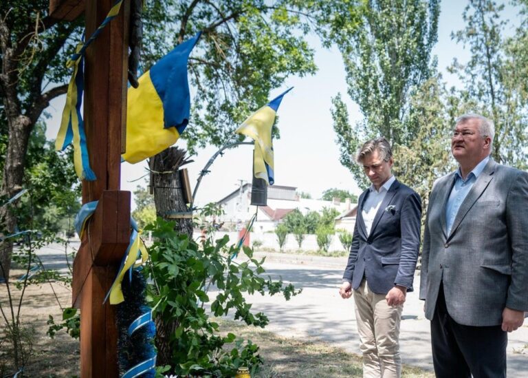 Голова МЗС Литви першим з іноземних урядовців відвідав Херсон