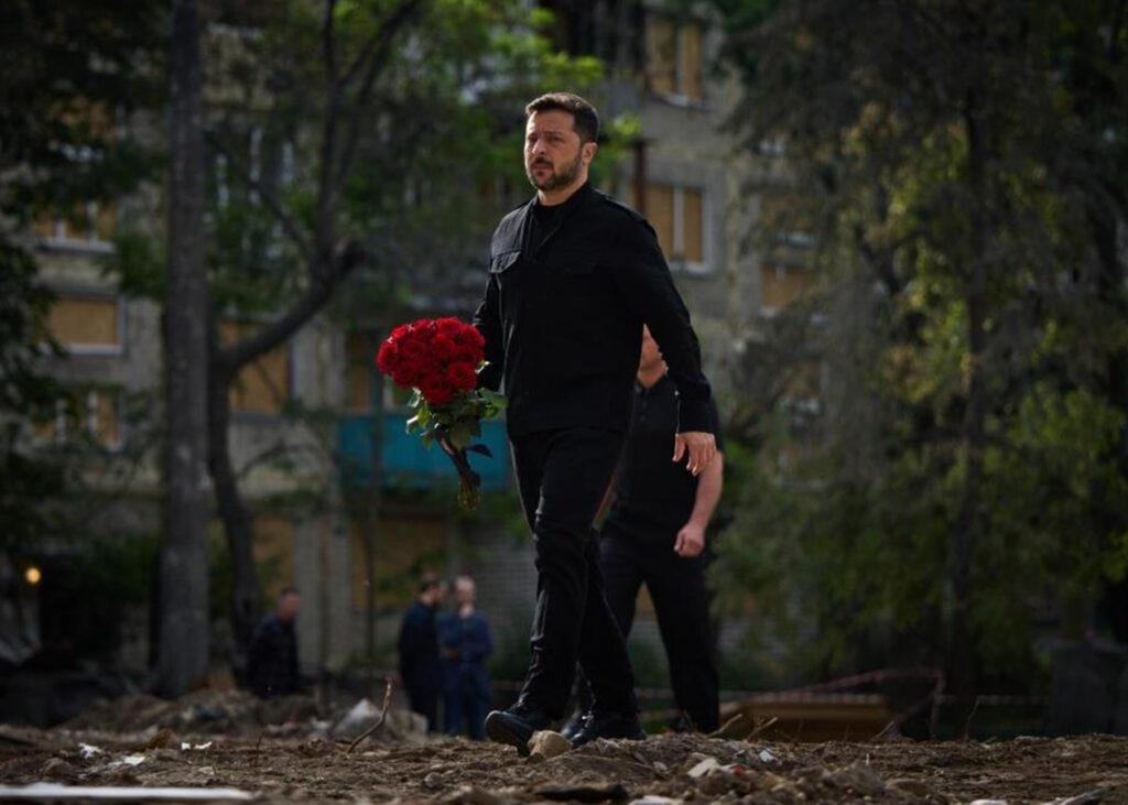 Атака на Київ: Зеленський вшанував пам'ять жертв