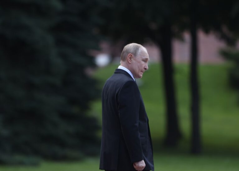 Путін урізав бюджет після падіння нафтових доходів