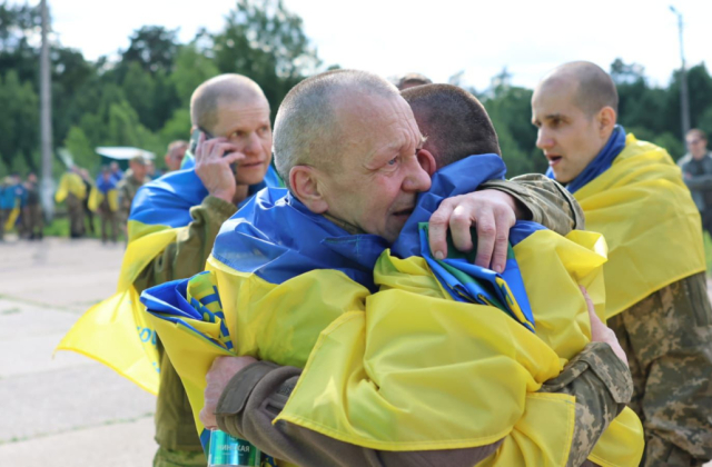 Україна повернула захисників з полону