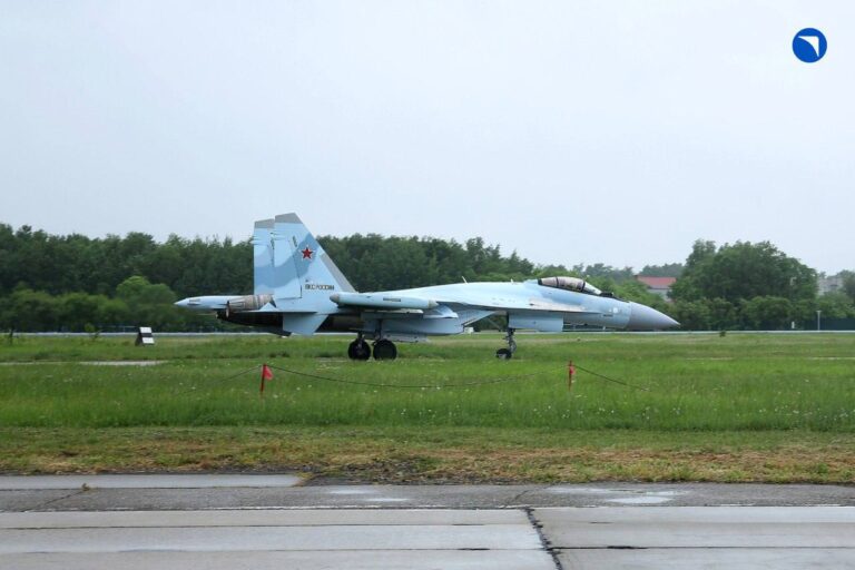 Російські ПКС отримали нові винищувачі Су-35С
