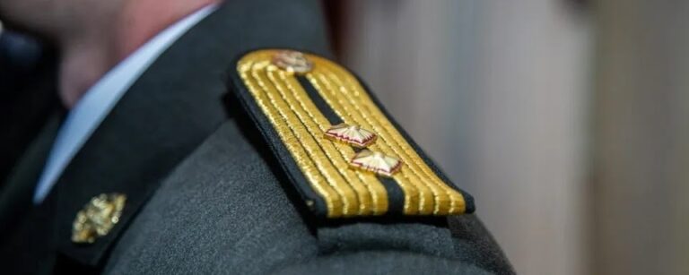 Всіх студентів медиків хочуть зробити офіцерами