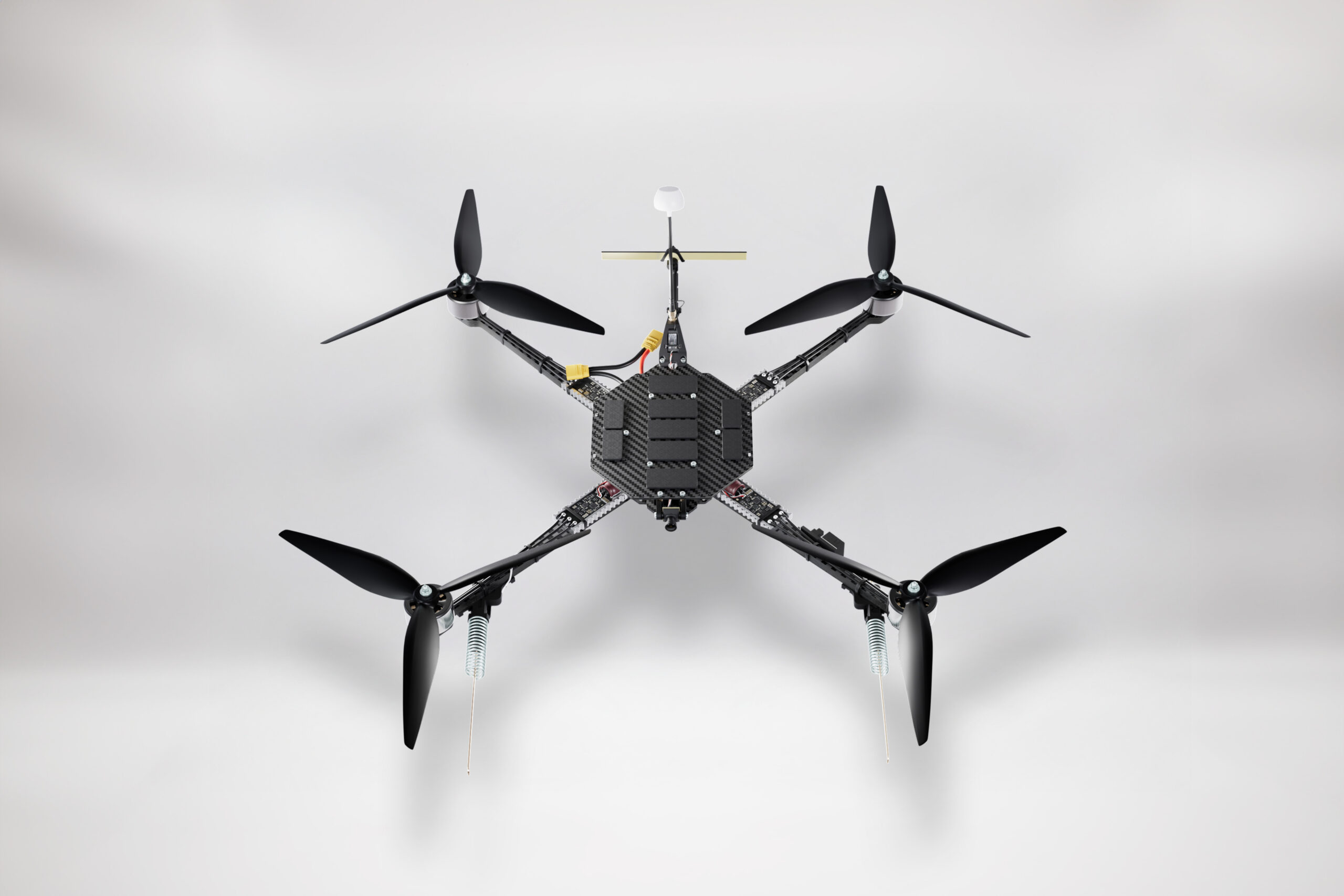 VYRIY розробила MAX 15 — FPV-дрон для знищення укріплень та тилових цілей РФ