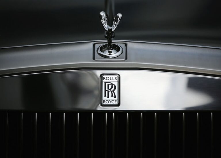В Росії зріс попит на люксові Rolls-Royce і Ferrari