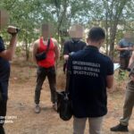 Посадовець ТЦК за $1 тис. знімав з розшуку ухилянтів