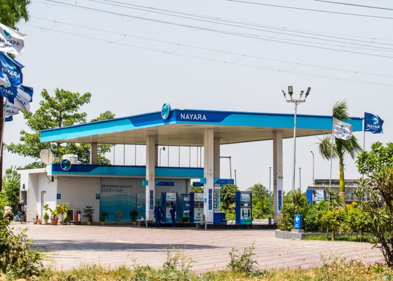Індійська "дочка" Роснафти скоротила переробку після санкцій ЄС - ЗМІ