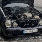 На Львівщині під час руху загорівся автомобіль Mercedes-Benz