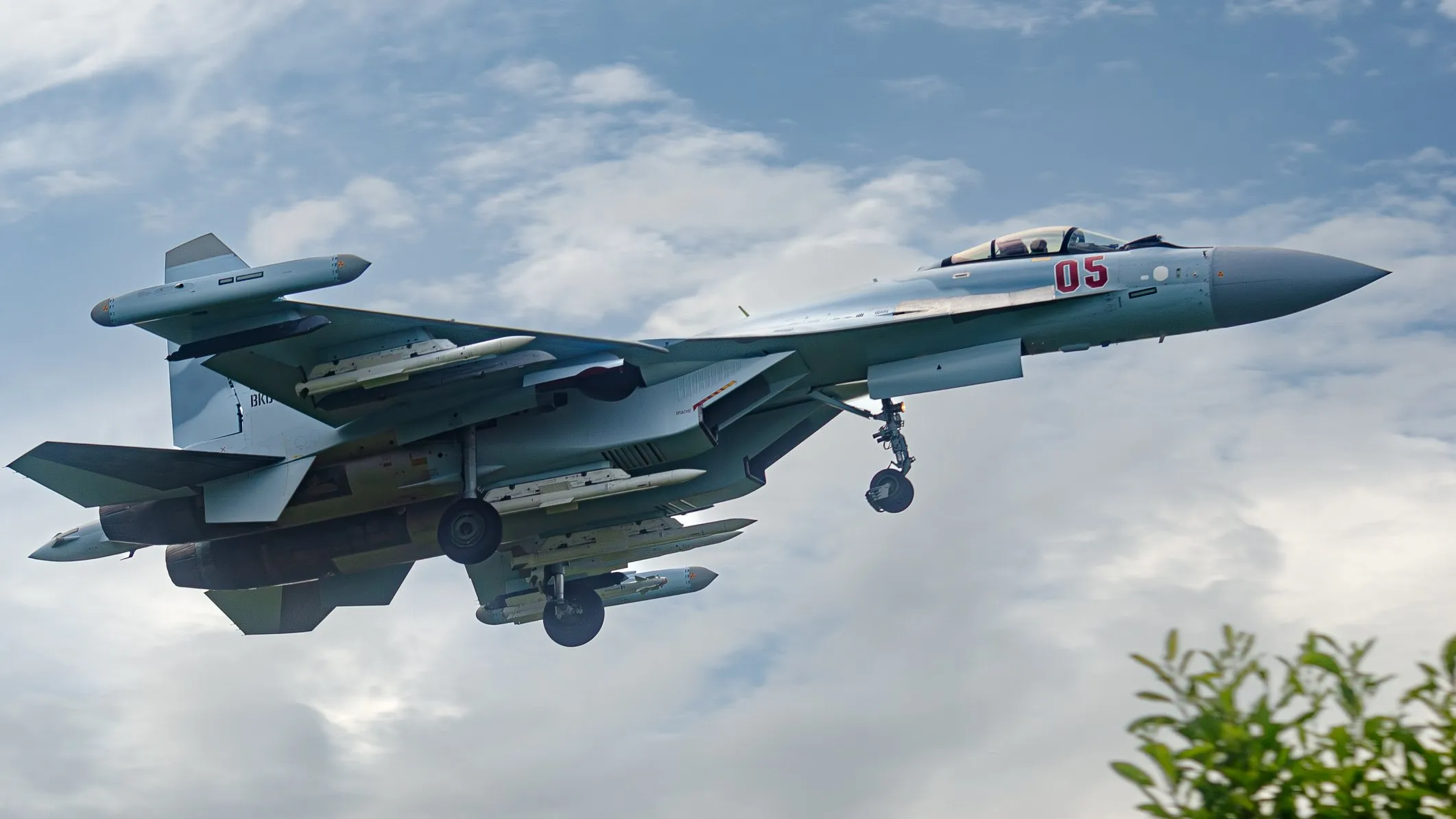 Російські Су-35 почали застосовувати нові ракети «повітря–повітря» К-77М