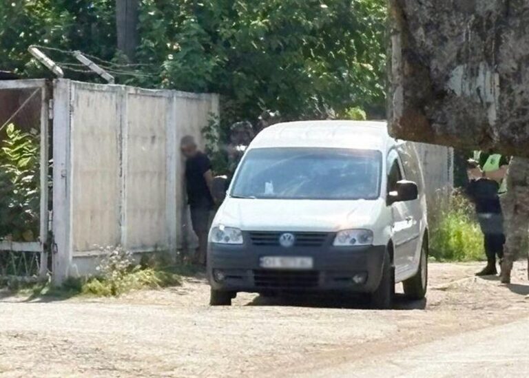 У Черкасах чоловік погрожував гранатою працівникам ТЦК