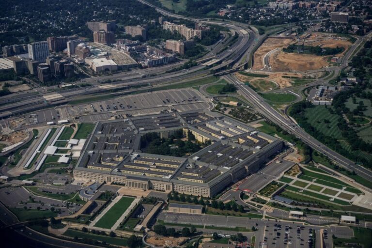 США може перенаправити зброю, виготовлену для України, на власні склади