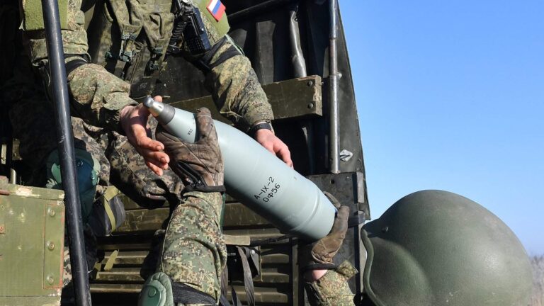 Індійська компанія відправила вибухівку до Росії попри попередження США – Reuters