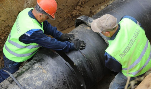 Аварія на водопроводі: у Львові перекрито рух на одній із вулиць