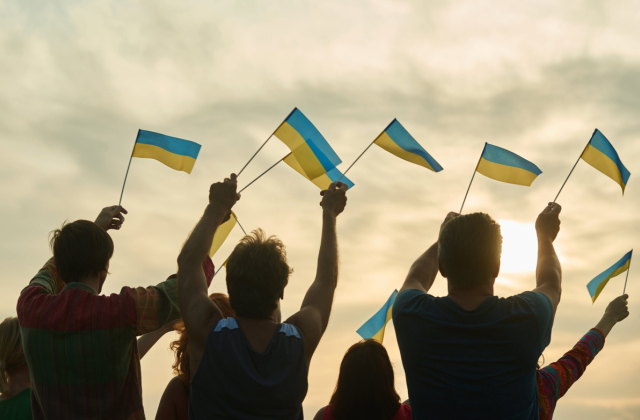 Українці утворять живий ланцюг єдності у різних країнах у День Незалежності