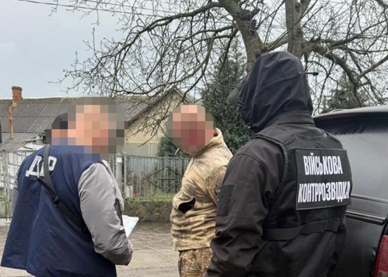 Військовий посадовець постане перед судом за вимагання грошей у підлеглих