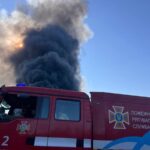У Дніпрі вирує масштабна пожежа